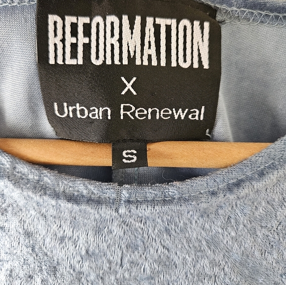 Reformation X urban renewal velour crop top - Picture 2 of 6